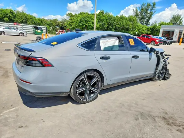 1HGCY2F53SA041838 — 2025 Honda Accord, фото 3 с аукциона Copart, Передняя часть