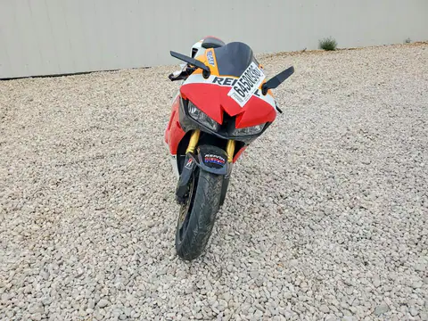 JH2PC40J7HK300230 — 2017 Honda CBR600, фото 2 с аукциона Copart 14.10.2026, Вандализм