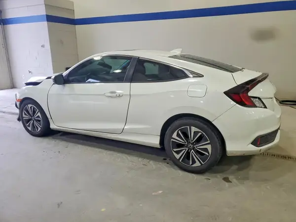 2HGFC3B72GH355613 — 2016 Honda Civic, фото 2 с аукциона Copart, Передняя часть