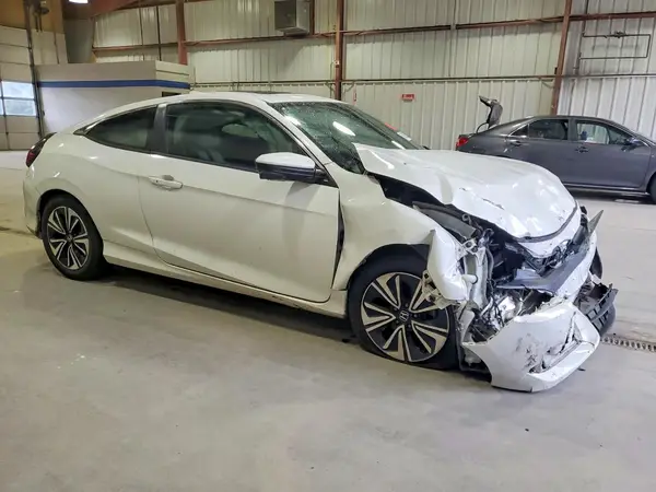 2HGFC3B72GH355613 — 2016 Honda Civic, фото 4 с аукциона Copart, Передняя часть