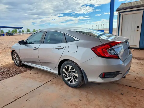 19XFC2F71GE001516 — 2016 Honda Civic, фото 2 с аукциона Copart, Передняя часть
