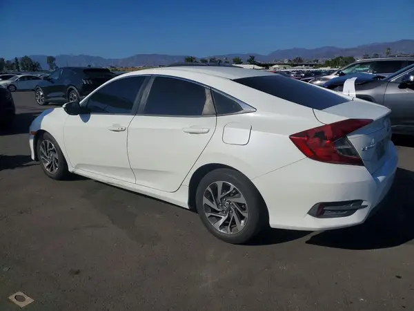 2HGFC2F72GH568078 — 2016 Honda Civic, фото 2 с аукциона Copart, Боковая часть