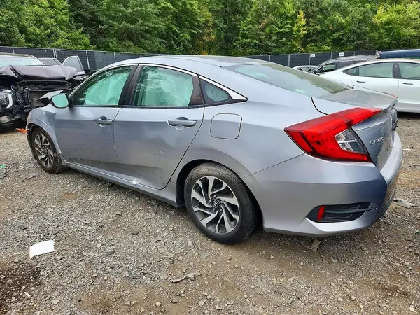 19XFC2F76GE042031 — 2016 Honda Civic, фото 2 с аукциона Copart 06.10.2026, Передняя часть