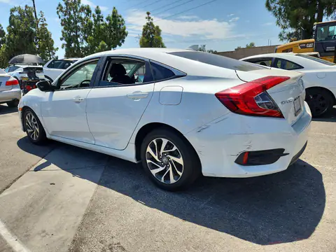 2HGFC2F73HH521191 — 2017 Honda Civic, фото 2 с аукциона Copart 13.10.2026, Мелкие вмятины и царапины