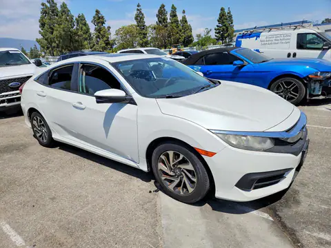 2HGFC2F73HH521191 — 2017 Honda Civic, фото 4 с аукциона Copart 13.10.2026, Мелкие вмятины и царапины