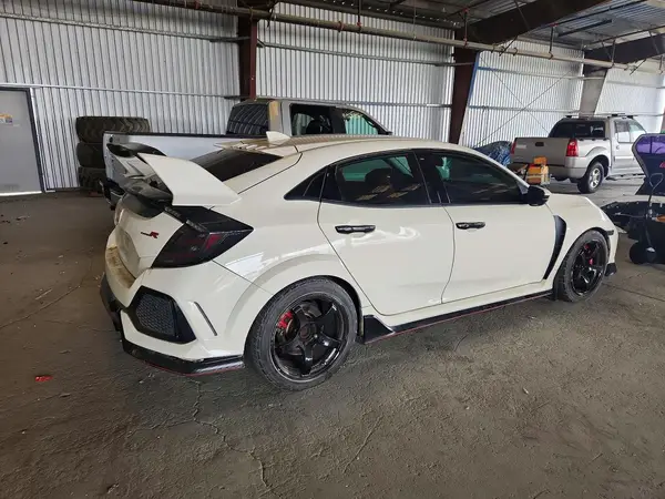 SHHFK8G72HU200668 — 2017 Honda Civic, фото 3 с аукциона Copart 28.09.2026, Вандализм