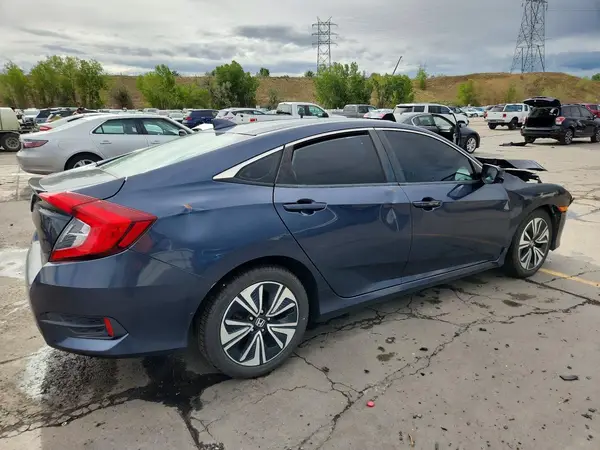 19XFC1F39HE023966 — 2017 Honda Civic, фото 3 с аукциона Copart 02.10.2026, Передняя часть