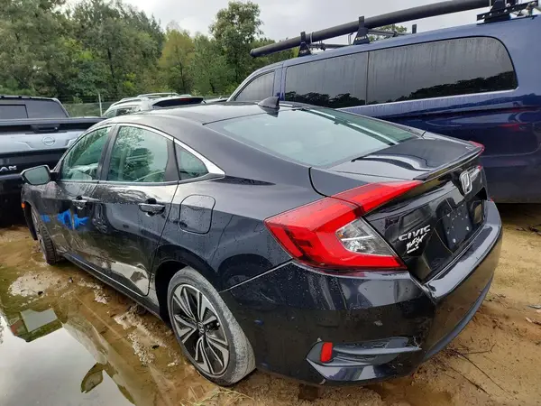 19XFC1F43HE206756 — 2017 Honda Civic, фото 2 с аукциона Copart 06.10.2026, Передняя часть