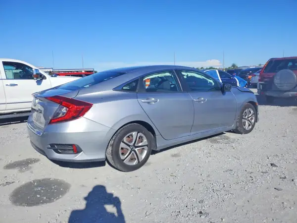 19XFC2F50HE041327 — 2017 Honda Civic, фото 3 с аукциона Copart 29.09.2026, Передняя часть