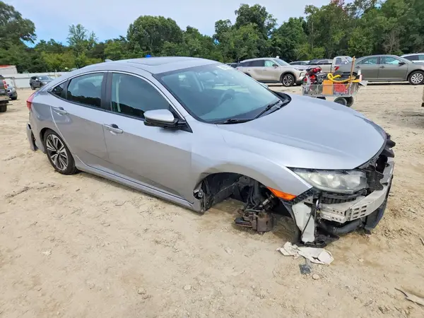 19XFC1F39HE200869 — 2017 Honda Civic, фото 4 с аукциона Copart, Передняя часть