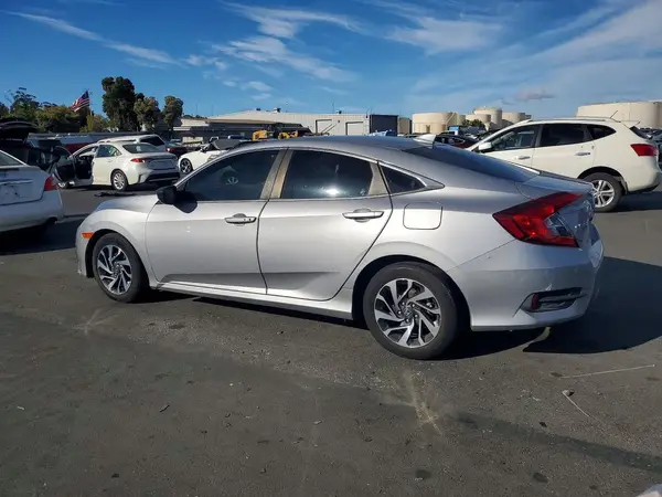 2HGFC2F72HH570673 — 2017 Honda Civic, фото 2 с аукциона Copart 14.10.2026, Передняя часть