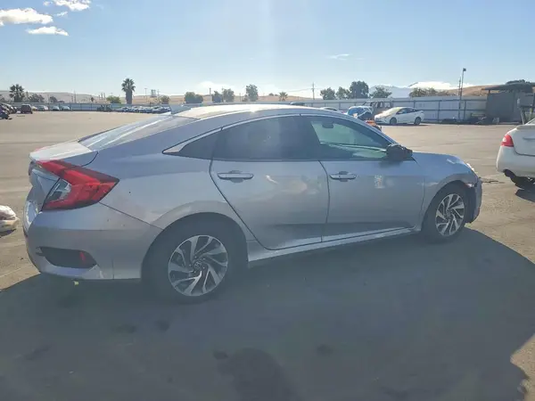 2HGFC2F72HH570673 — 2017 Honda Civic, фото 3 с аукциона Copart 14.10.2026, Передняя часть