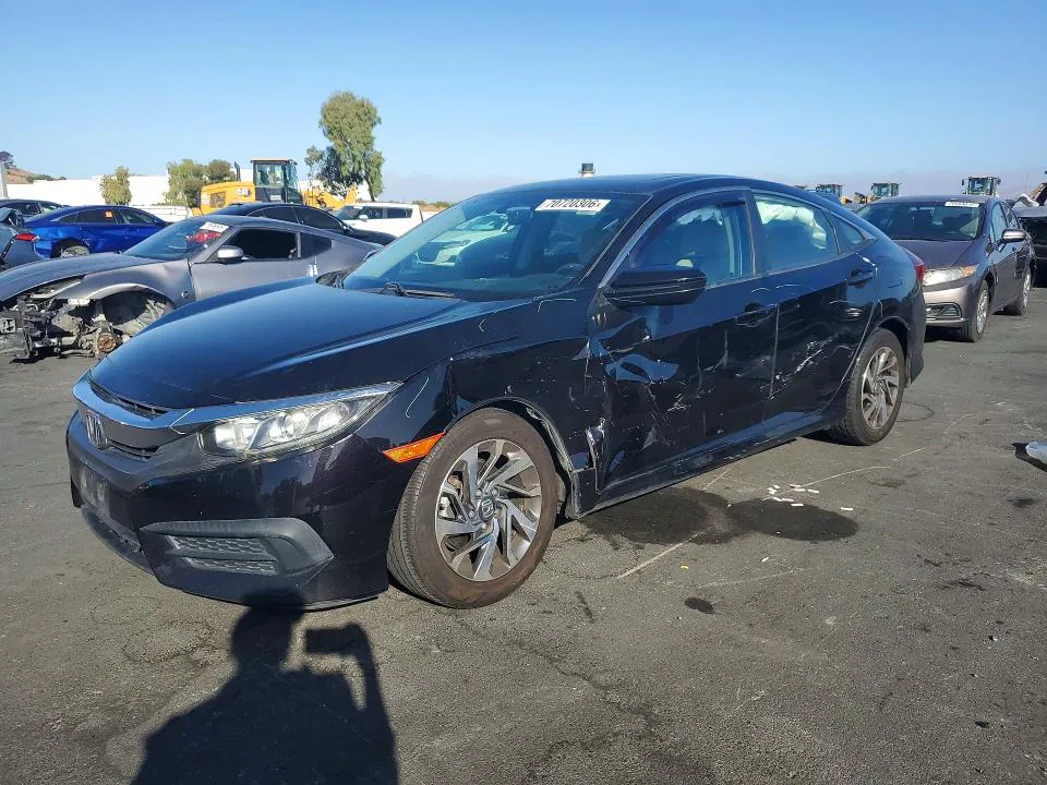 2017 Honda Civic VIN 19XFC2F7XHE227474 фото 1