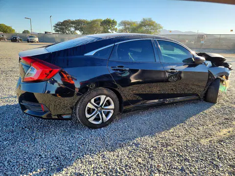 19XFC2F53HE232885 — 2017 Honda Civic, фото 3 с аукциона Copart 13.10.2026, Передняя часть