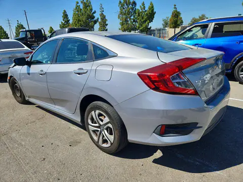 2018 Honda Civic VIN 2HGFC2F56JH528513 фото 2