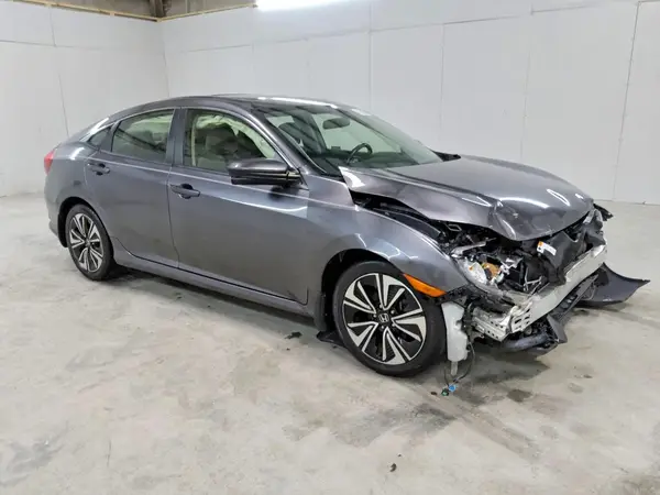 JHMFC1F39JX005634 — 2018 Honda Civic, фото 4 с аукциона Copart 01.10.2026, Передняя часть