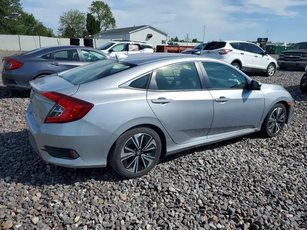 JHMFC1F74JX022988 — 2018 Honda Civic, фото 3 с аукциона Copart, Передняя часть