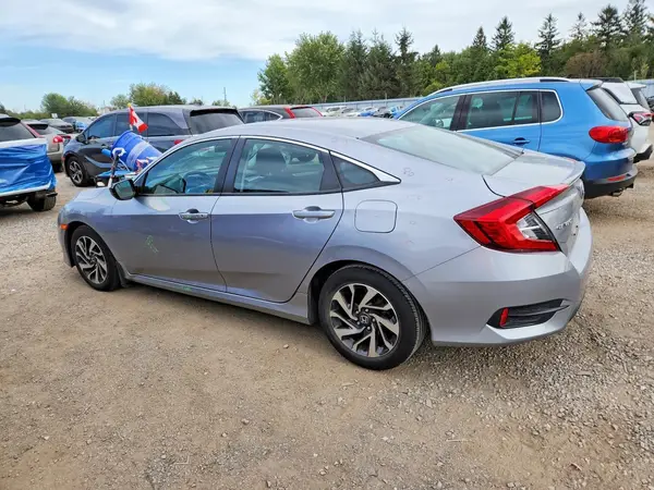 2HGFC2F68JH029723 — 2018 Honda Civic, фото 2 с аукциона Copart 01.10.2026, Град