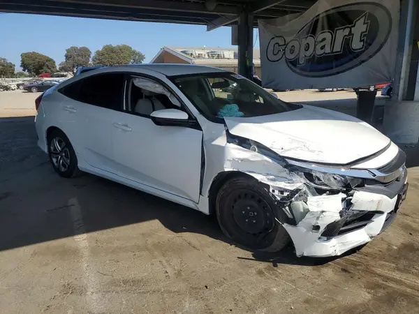 2HGFC2F50JH553150 — 2018 Honda Civic, фото 4 с аукциона Copart, Передняя часть