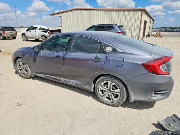 19XFC2F59JE041882 — 2018 Honda Civic, фото 2 с аукциона Copart 30.09.2026, Передняя часть