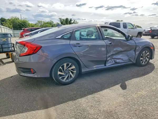 2HGFC2F78JH560039 — 2018 Honda Civic, фото 3 с аукциона Copart 29.09.2026, Боковая часть