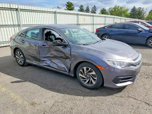 2HGFC2F78JH560039 — 2018 Honda Civic, фото 4 с аукциона Copart 29.09.2026, Боковая часть