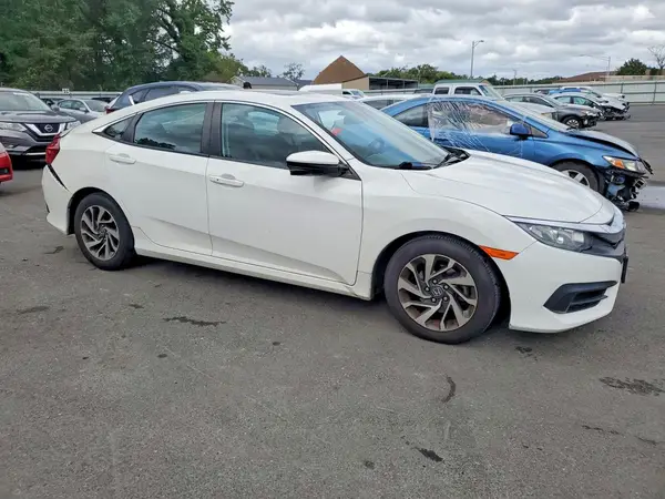 19XFC2F7XJE207263 — 2018 Honda Civic, фото 4 с аукциона Copart 15.10.2026, Задняя часть