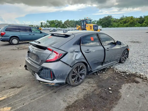 SHHFK7H96JU216551 — 2018 Honda Civic, фото 3 с аукциона Copart, Подтопление