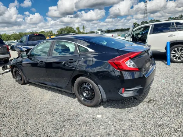 19XFC2F56JE008032 — 2018 Honda Civic, фото 2 с аукциона Copart 02.10.2026, Передняя часть