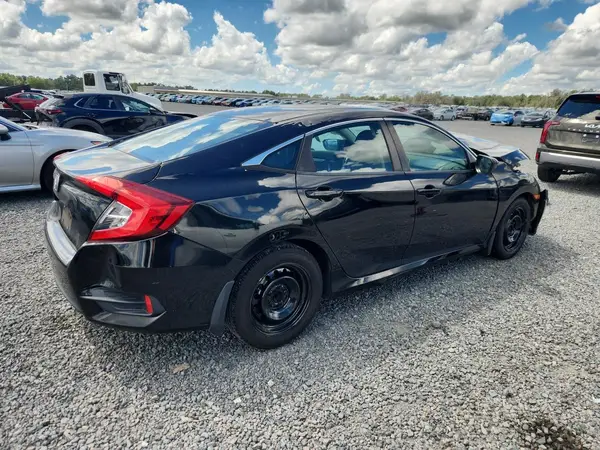 19XFC2F56JE008032 — 2018 Honda Civic, фото 3 с аукциона Copart 02.10.2026, Передняя часть
