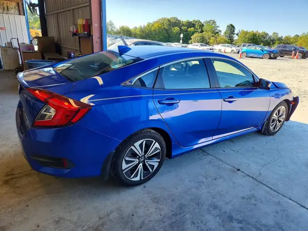 JHMFC1F39JX031229 — 2018 Honda Civic, фото 3 с аукциона Copart, Передняя часть