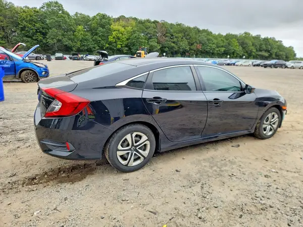19XFC2F54JE005159 — 2018 Honda Civic, фото 3 с аукциона Copart, Передняя часть