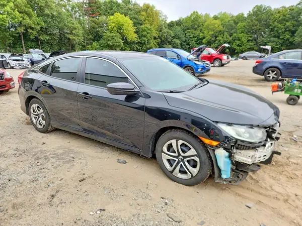 19XFC2F54JE005159 — 2018 Honda Civic, фото 4 с аукциона Copart, Передняя часть