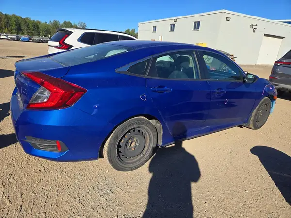 2HGFC2E55JH004643 — 2018 Honda Civic, фото 3 с аукциона Copart 06.10.2026, Передняя часть