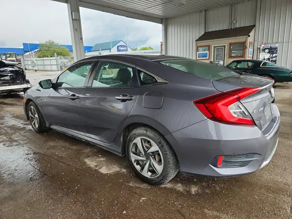 2HGFC2F67KH530023 — 2019 Honda Civic, фото 2 с аукциона Copart, Передняя часть