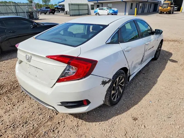 2HGFC2F63KH573158 — 2019 Honda Civic, фото 3 с аукциона Copart, Боковая часть