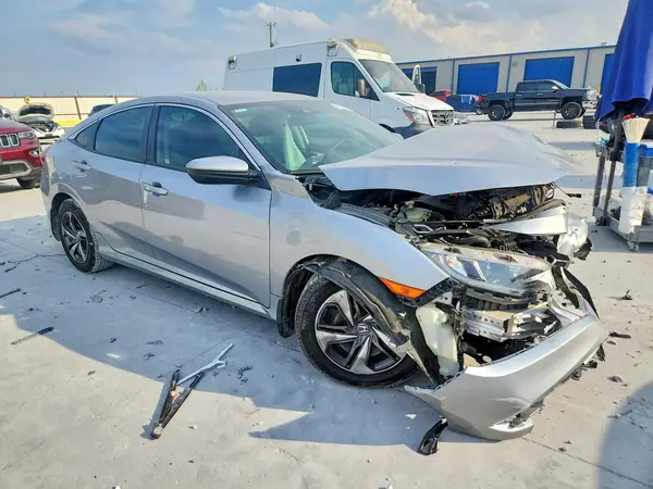 19XFC2F67KE008485 — 2019 Honda Civic, фото 4 с аукциона Copart, Передняя часть