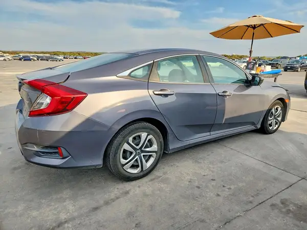 2HGFC2F86KH510556 — 2019 Honda Civic, фото 3 с аукциона Copart, Передняя часть