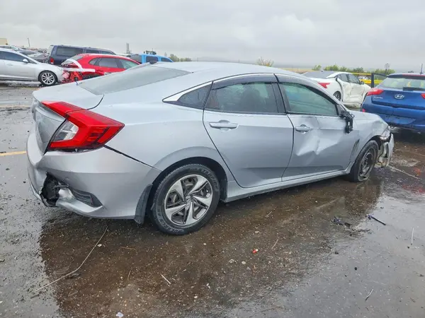 19XFC2F63LE003978 — 2020 Honda Civic, фото 3 с аукциона Copart, Передняя часть