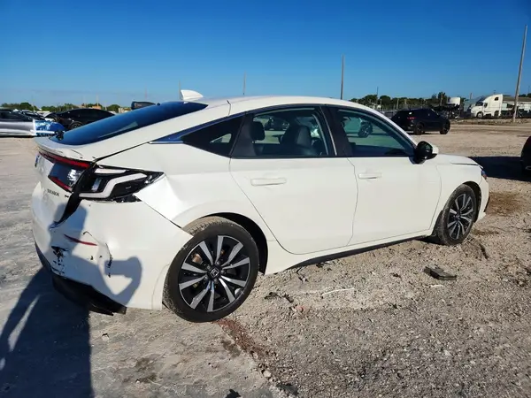19XFL1H72RE008744 — 2024 Honda Civic, фото 3 с аукциона Copart, Передняя часть