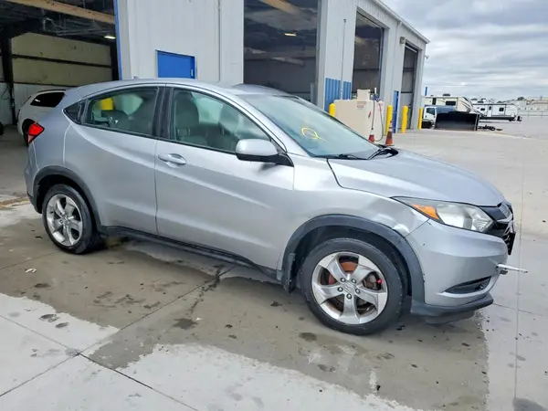 3CZRU6H36HG709076 — 2017 Honda HR-V, фото 4 с аукциона Copart 14.10.2026, Мелкие вмятины и царапины