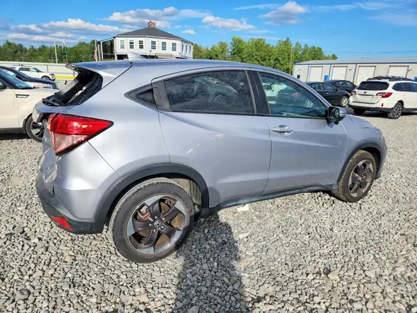 3CZRU6H55JM709868 — 2018 Honda HR-V, фото 3 с аукциона Copart, Повреждения снизу