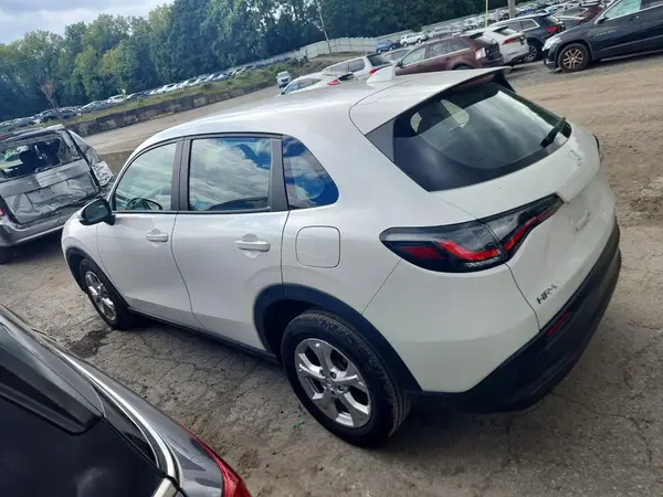 3CZRZ2H35RM780086 — 2024 Honda HR-V, фото 2 с аукциона Copart, Передняя часть