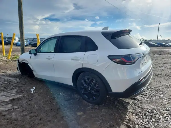 3CZRZ1H54RM760438 — 2024 Honda HR-V, фото 2 с аукциона Copart, Передняя часть