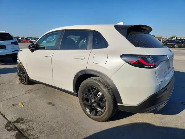 3CZRZ1H57RM761213 — 2024 Honda HR-V, фото 2 с аукциона Copart 05.10.2026, Передняя часть