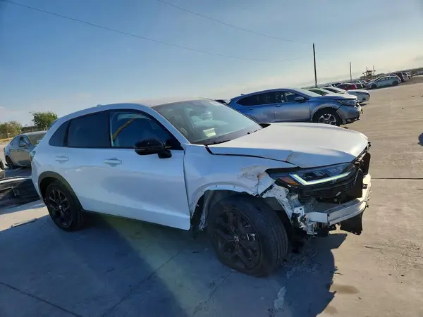 3CZRZ1H57RM761213 — 2024 Honda HR-V, фото 4 с аукциона Copart 05.10.2026, Передняя часть