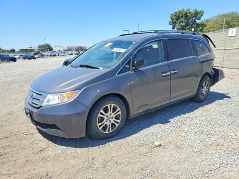 5FNRL5H62DB024540 — 2013 Honda Odyssey, Задняя часть (Rear End), фото до ремонта