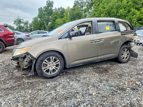 5FNRL5H66DB070159 — 2013 Honda Odyssey, Передняя часть (Front End), фото до ремонта
