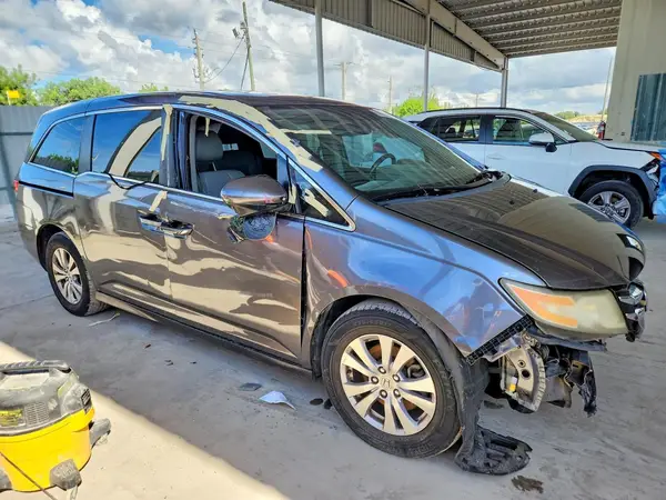 5FNRL5H65GB051784 — 2016 Honda Odyssey, фото 4 с аукциона Copart, Передняя часть