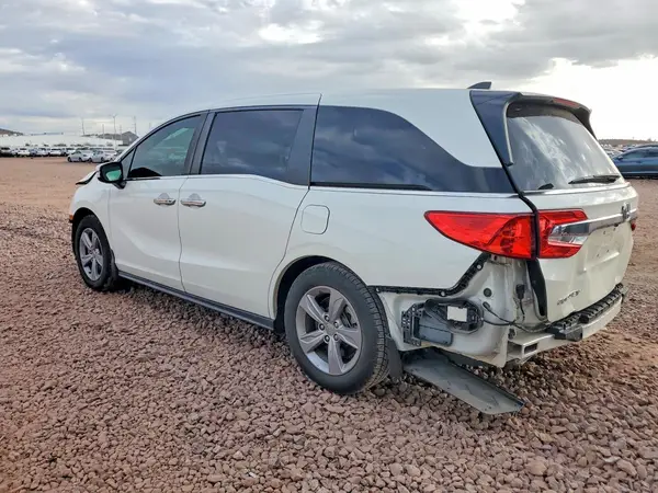 5FNRL6H73JB084417 — 2018 Honda Odyssey, фото 2 с аукциона Copart, Передняя часть